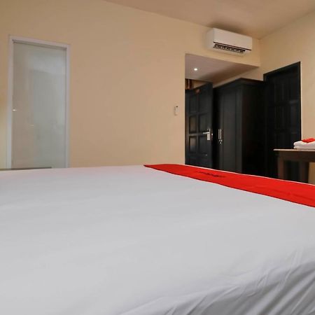 Reddoorz Plus Near Halim Perdanakusuma 2 Jacarta Exterior foto