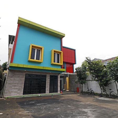 Reddoorz Plus Near Halim Perdanakusuma 2 Jacarta Exterior foto