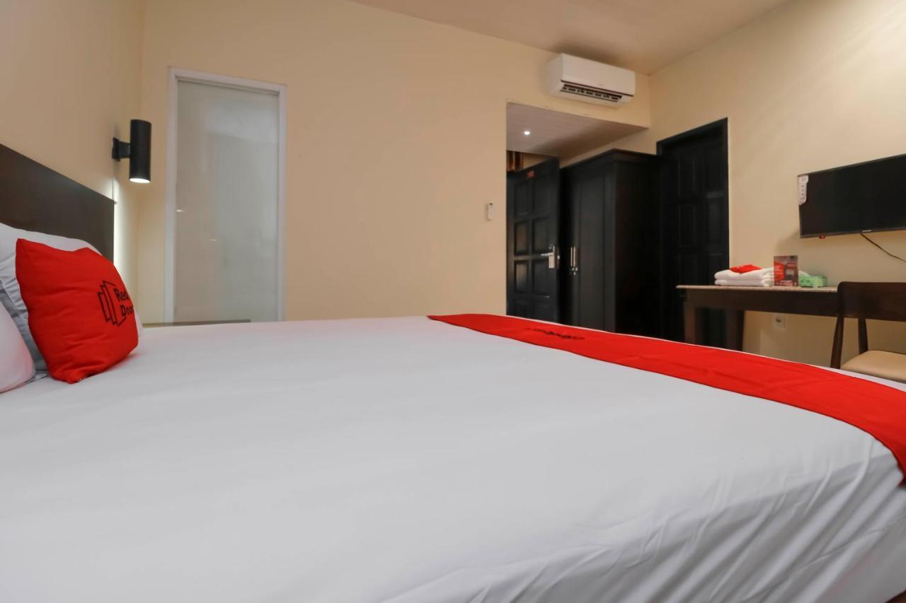 Reddoorz Plus Near Halim Perdanakusuma 2 Jacarta Exterior foto