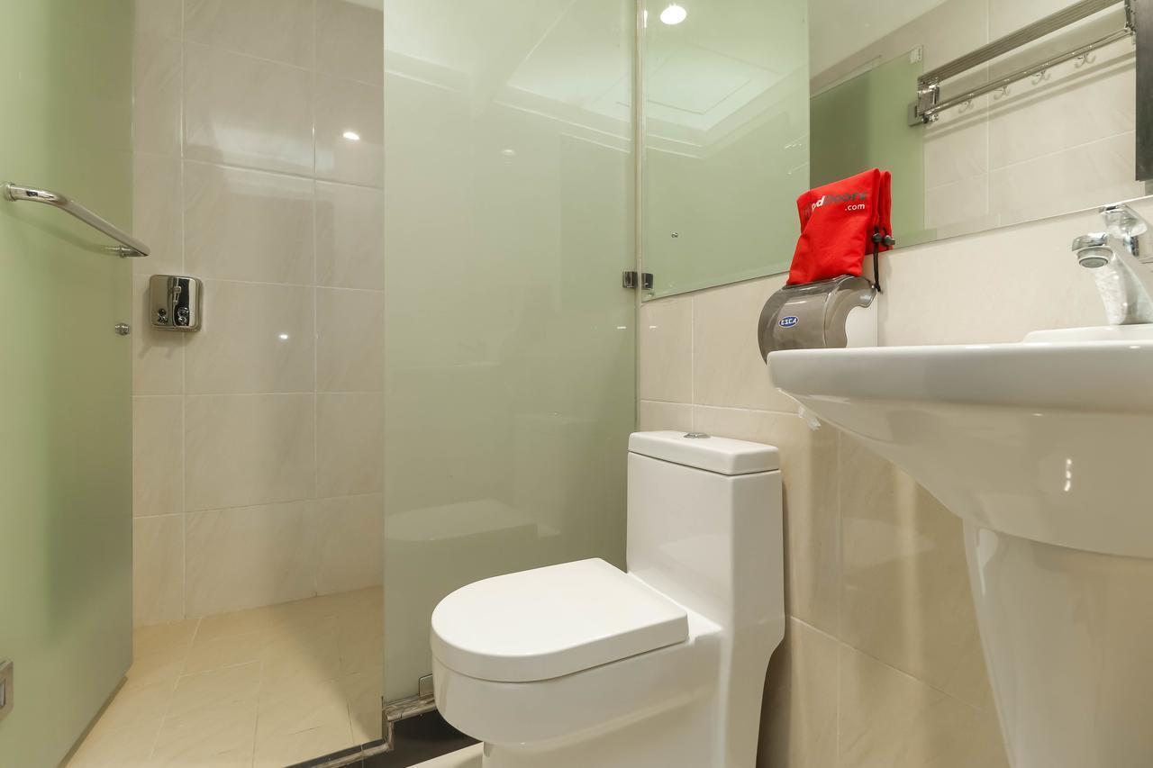 Reddoorz Plus Near Halim Perdanakusuma 2 Jacarta Exterior foto