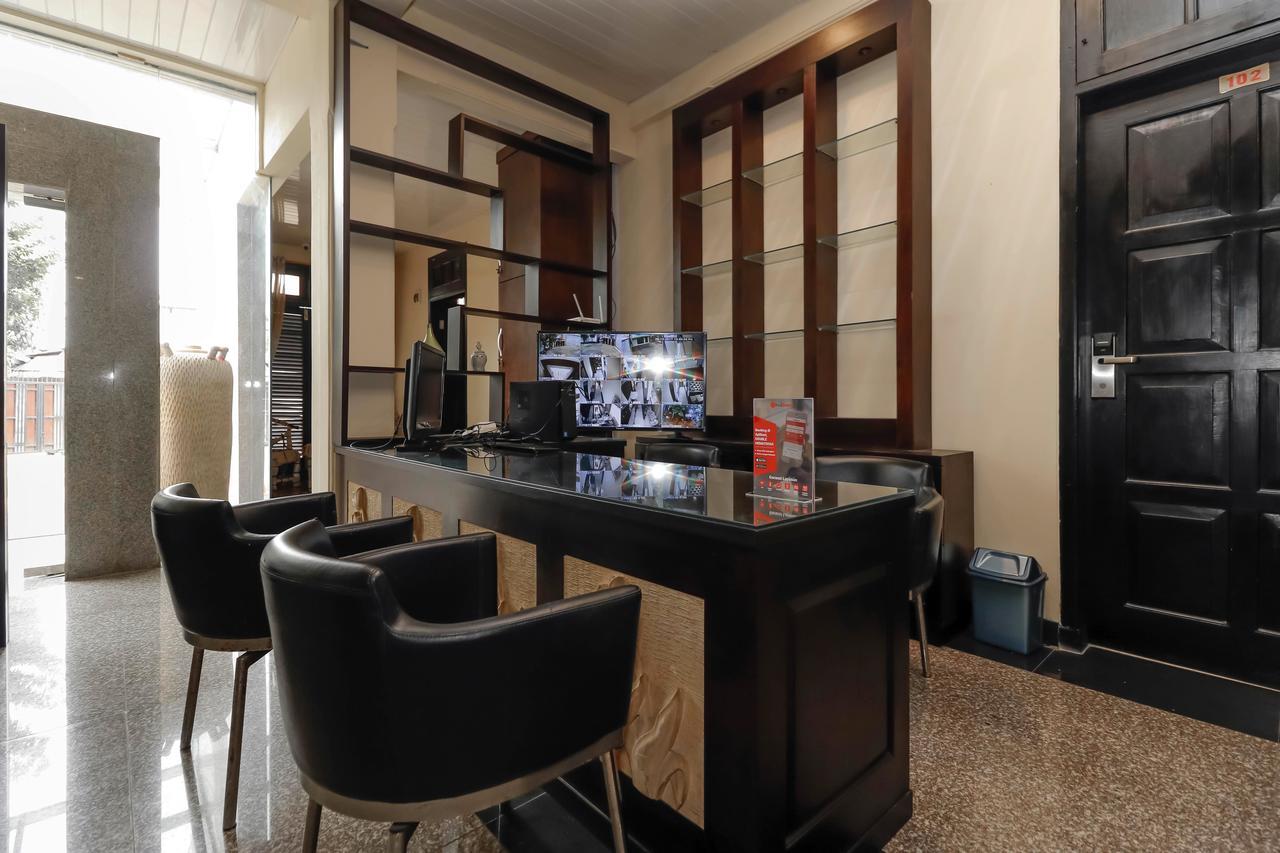 Reddoorz Plus Near Halim Perdanakusuma 2 Jacarta Exterior foto