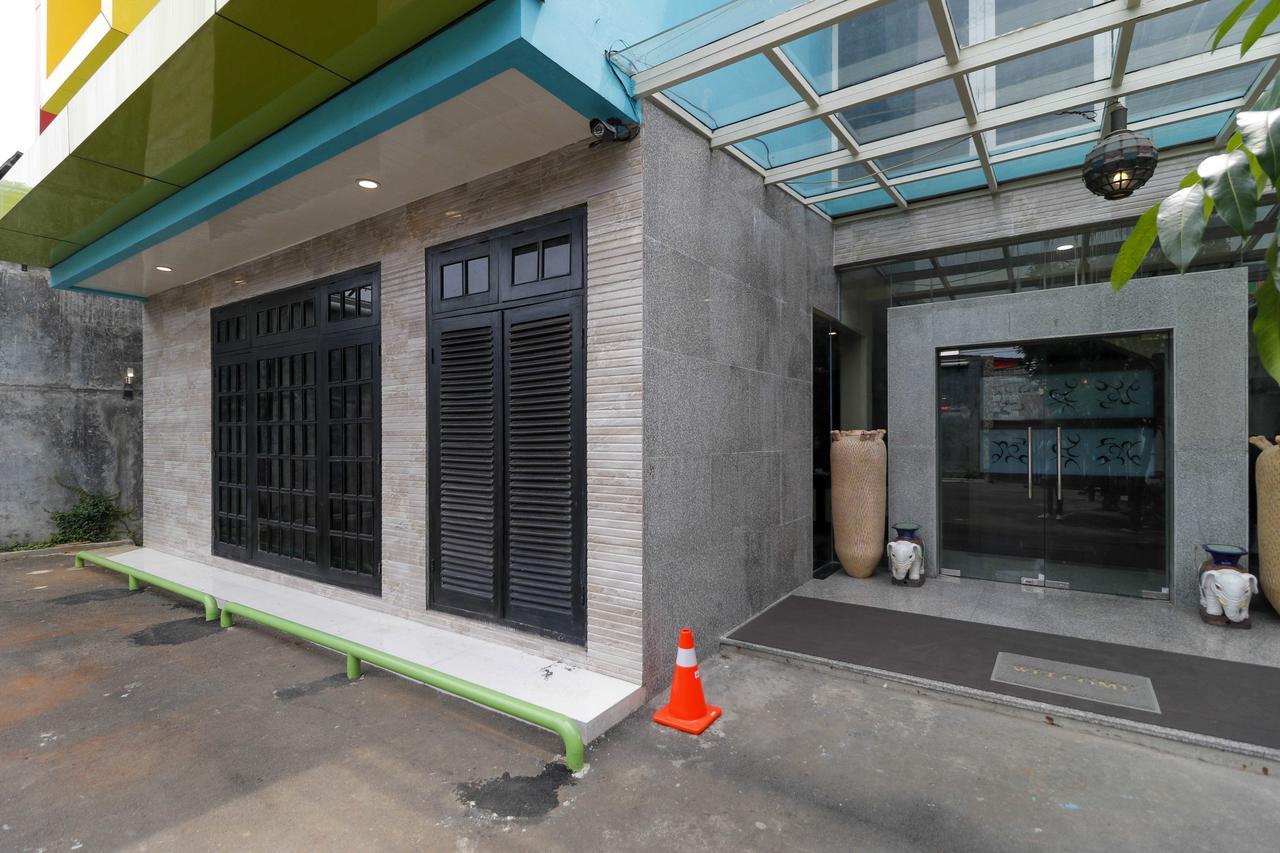 Reddoorz Plus Near Halim Perdanakusuma 2 Jacarta Exterior foto