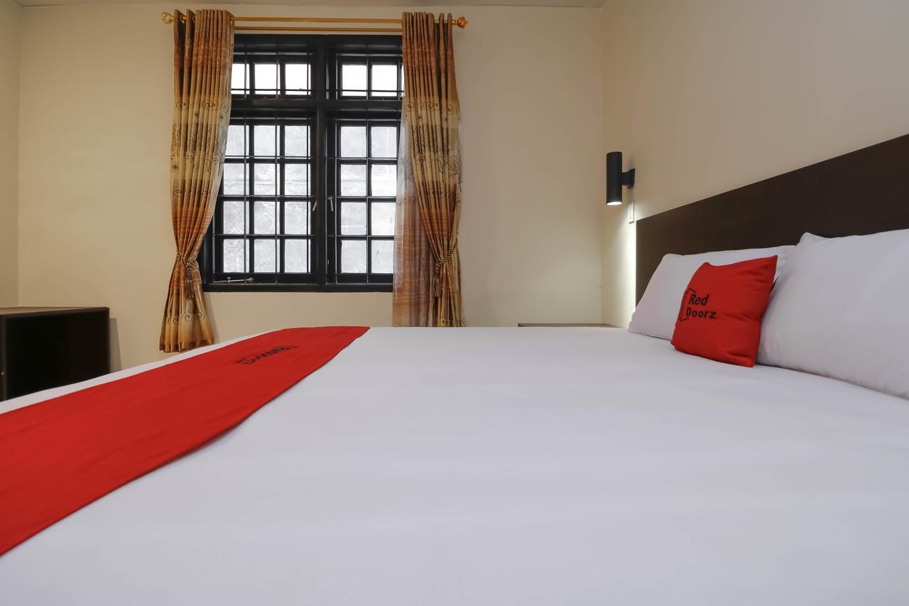 Reddoorz Plus Near Halim Perdanakusuma 2 Jacarta Exterior foto
