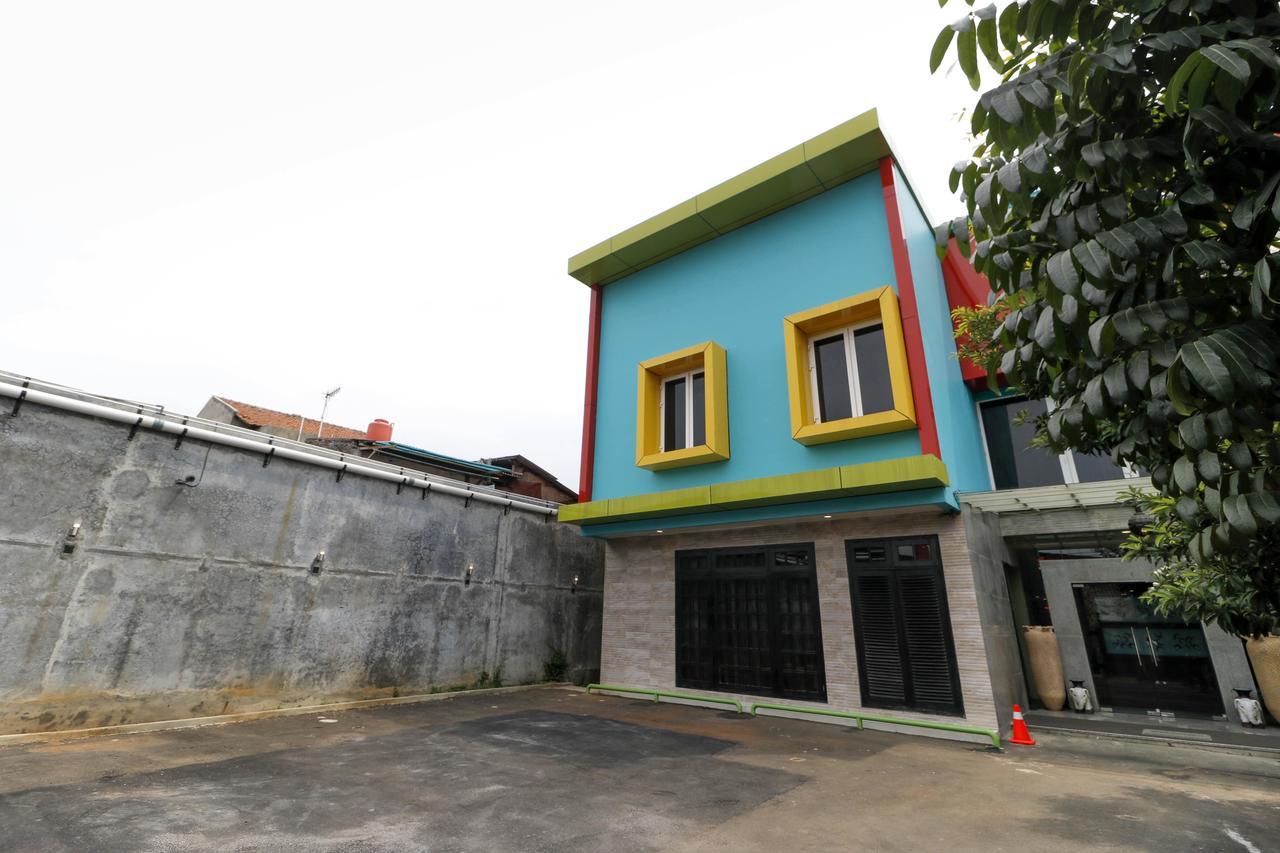 Reddoorz Plus Near Halim Perdanakusuma 2 Jacarta Exterior foto