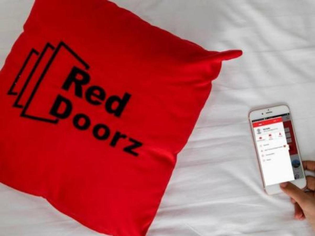 Reddoorz Plus Near Halim Perdanakusuma 2 Jacarta Exterior foto